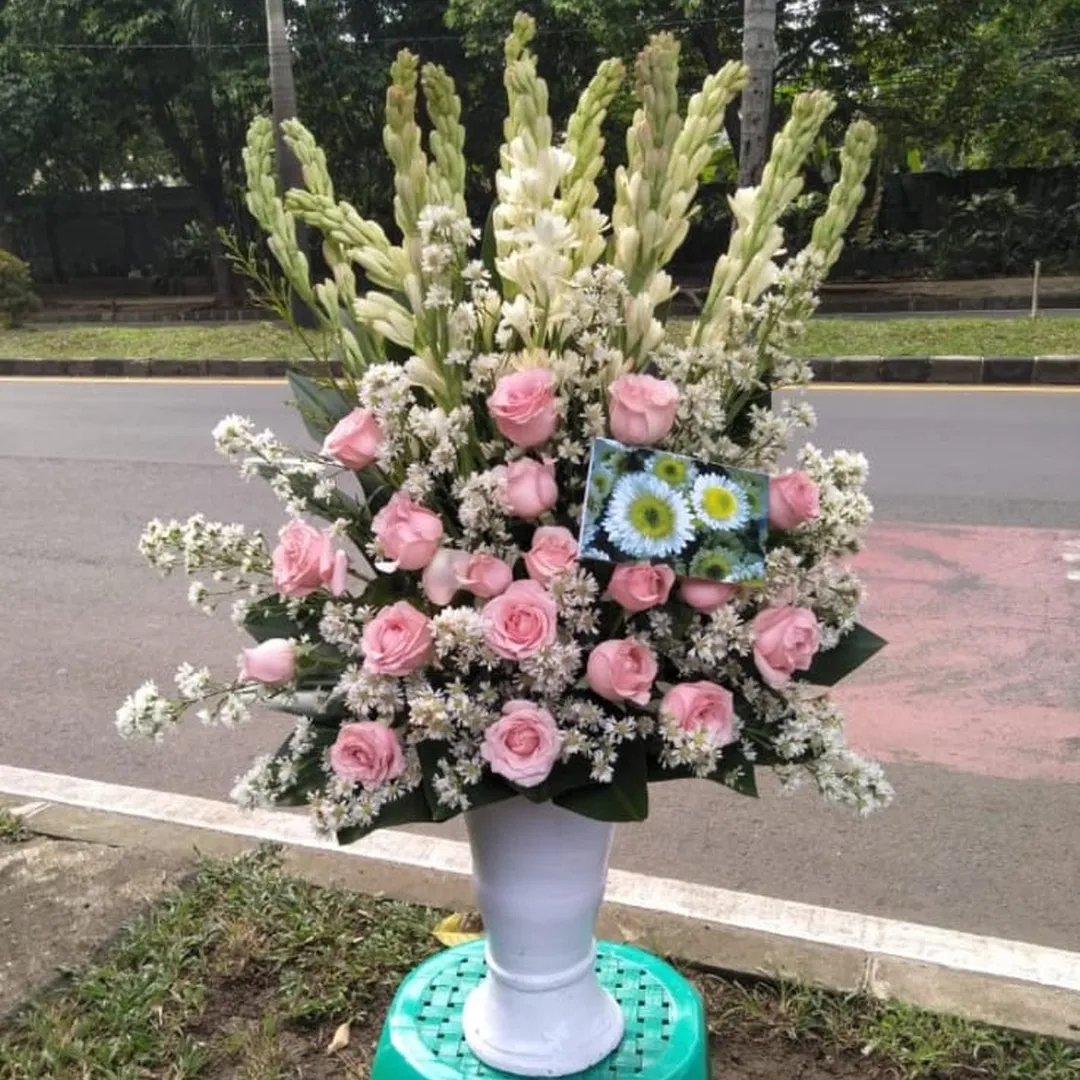 Rangkaian Bunga Meja 1